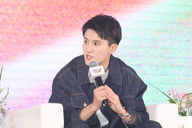韩国学生的妈妈